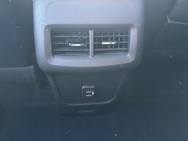 GMC Terrain Vehicle Full-screen Gallery Image 18