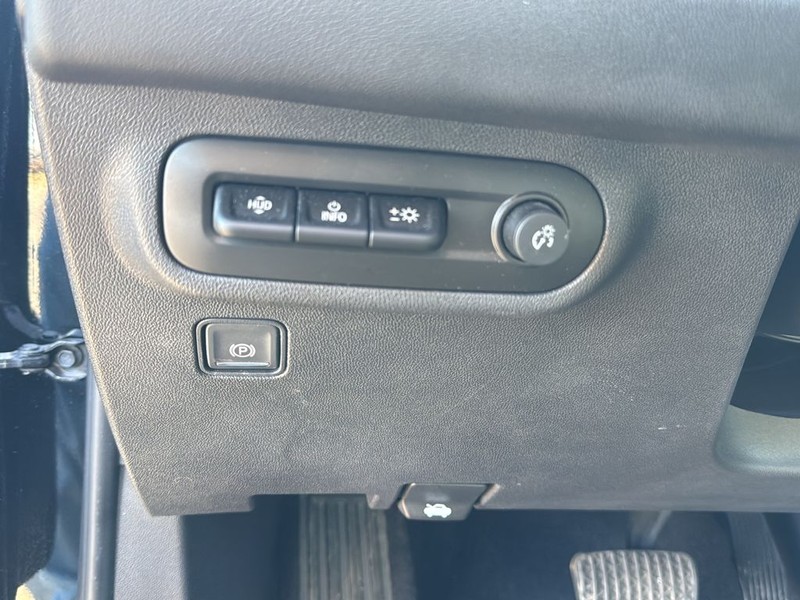 GMC Terrain Vehicle Full-screen Gallery Image 19