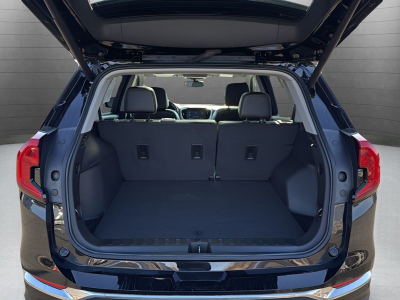 GMC Terrain Vehicle Full-screen Gallery Image 25
