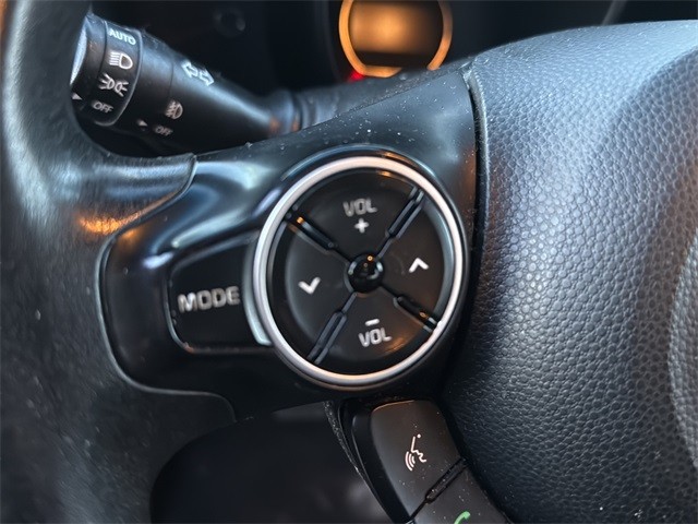 Kia Soul Vehicle Full-screen Gallery Image 9