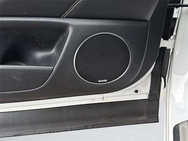 Genesis GV80 Vehicle Full-screen Gallery Image 26