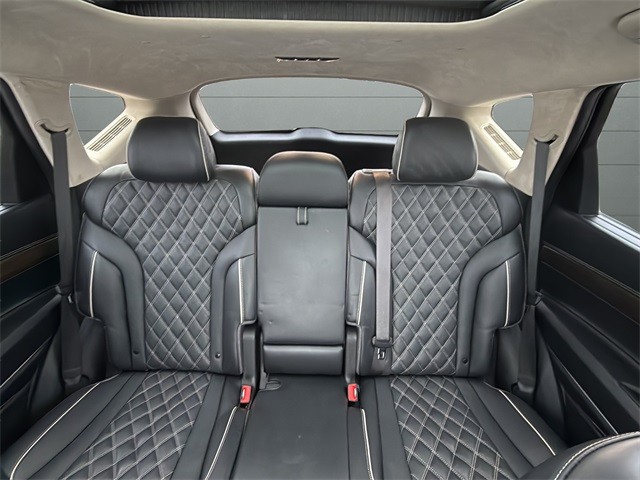 Genesis GV80 Vehicle Full-screen Gallery Image 29