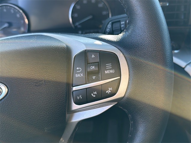 Ford Explorer Vehicle Full-screen Gallery Image 10