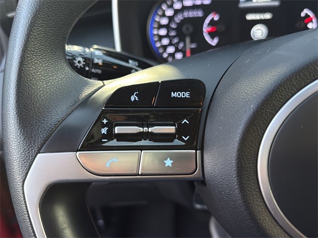 Hyundai Tucson Vehicle Full-screen Gallery Image 9