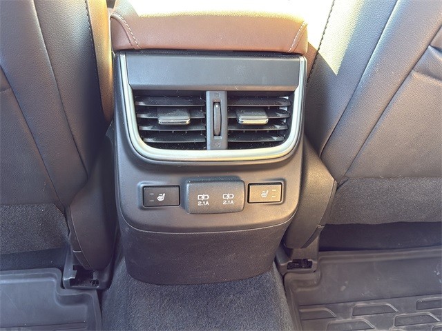 Subaru Outback Vehicle Full-screen Gallery Image 17