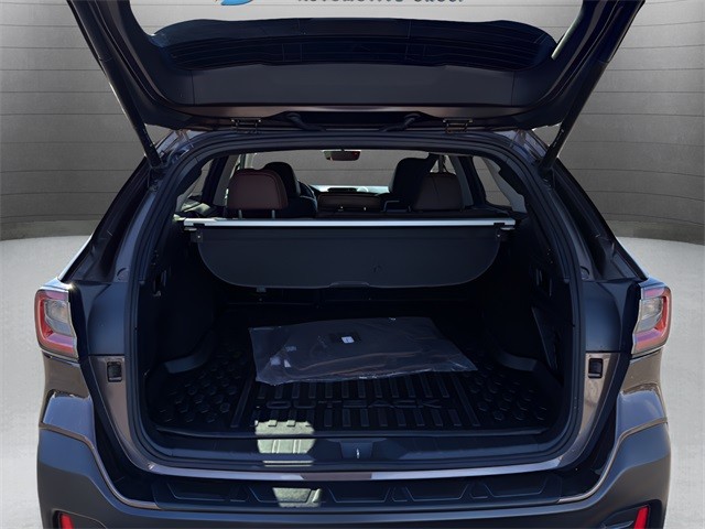 Subaru Outback Vehicle Full-screen Gallery Image 30