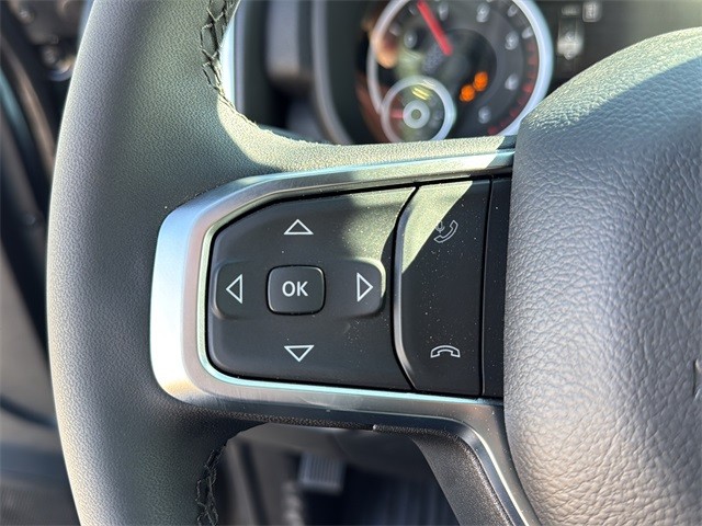 Ram 2500 Vehicle Full-screen Gallery Image 9