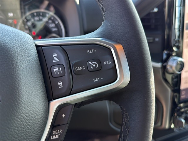 Ram 2500 Vehicle Full-screen Gallery Image 19