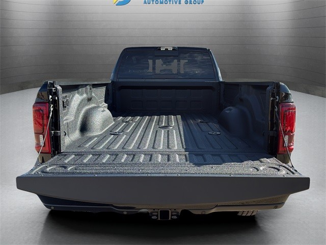 Ram 2500 Vehicle Full-screen Gallery Image 24