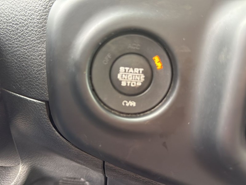 Jeep Gladiator Vehicle Full-screen Gallery Image 20