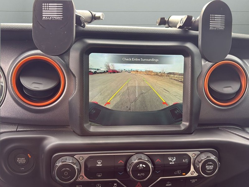 Jeep Gladiator Vehicle Full-screen Gallery Image 23