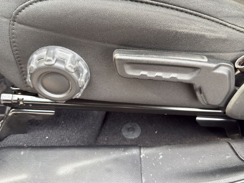 Jeep Gladiator Vehicle Full-screen Gallery Image 25