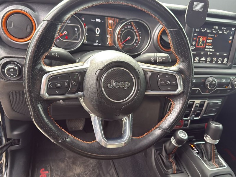 Jeep Gladiator Vehicle Full-screen Gallery Image 26