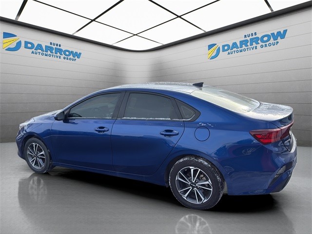Kia Forte Vehicle Full-screen Gallery Image 3