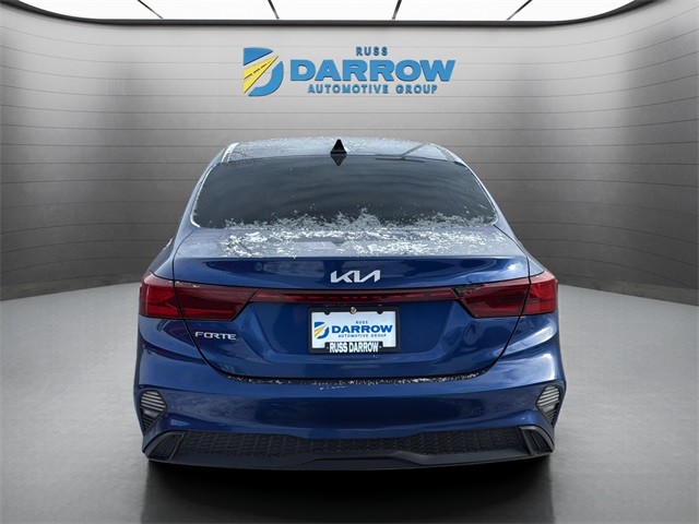 Kia Forte Vehicle Full-screen Gallery Image 4