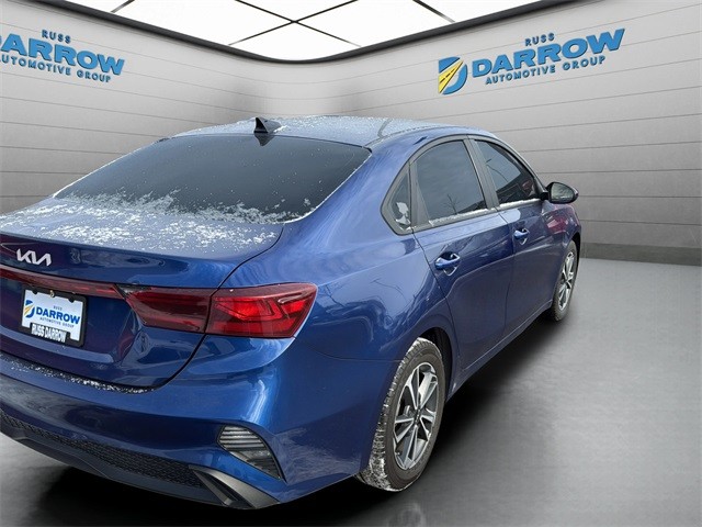 Kia Forte Vehicle Full-screen Gallery Image 5