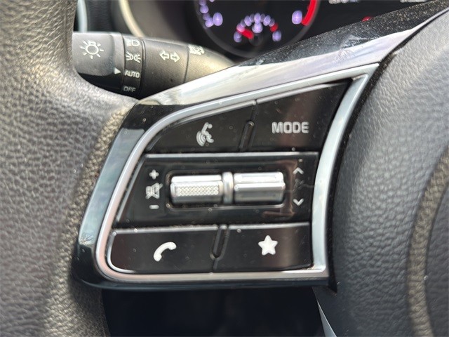 Kia Forte Vehicle Full-screen Gallery Image 9