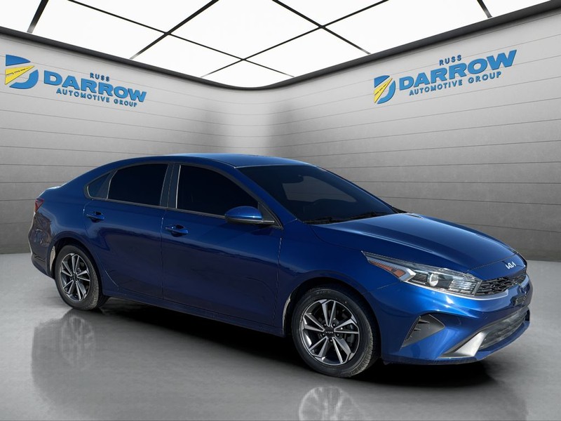 Kia Forte Vehicle Full-screen Gallery Image 7