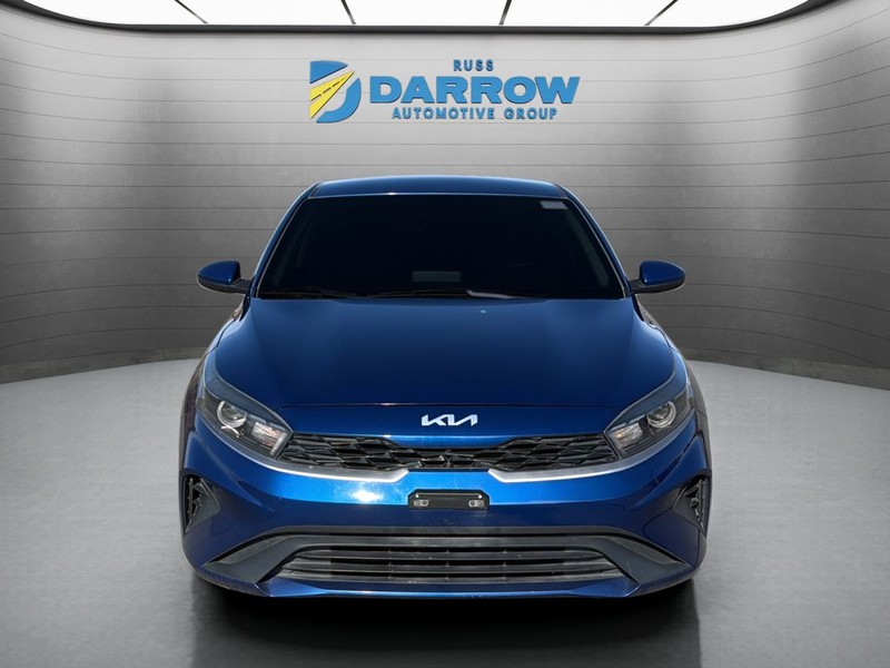 Kia Forte Vehicle Full-screen Gallery Image 8