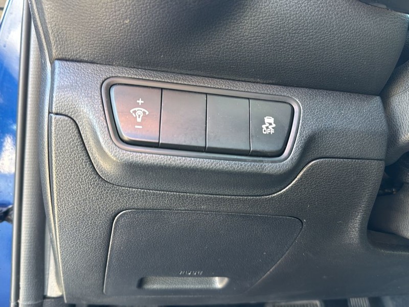 Kia Forte Vehicle Full-screen Gallery Image 16