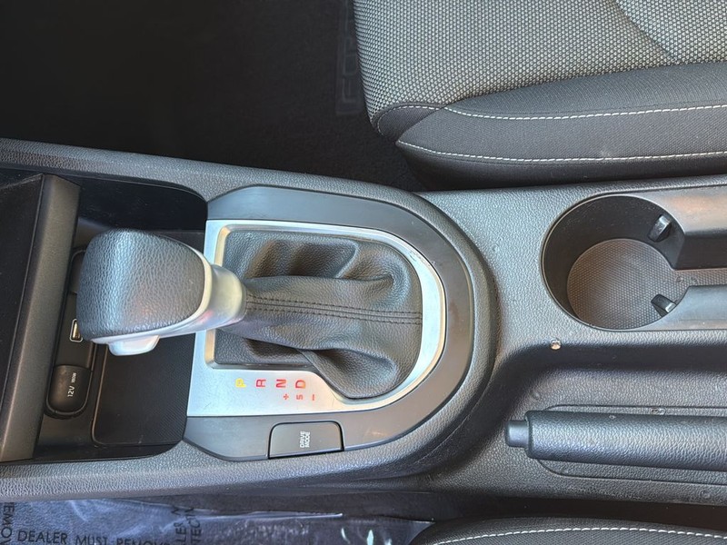 Kia Forte Vehicle Full-screen Gallery Image 18