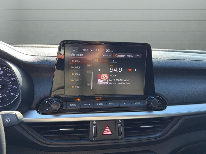 Kia Forte Vehicle Full-screen Gallery Image 19