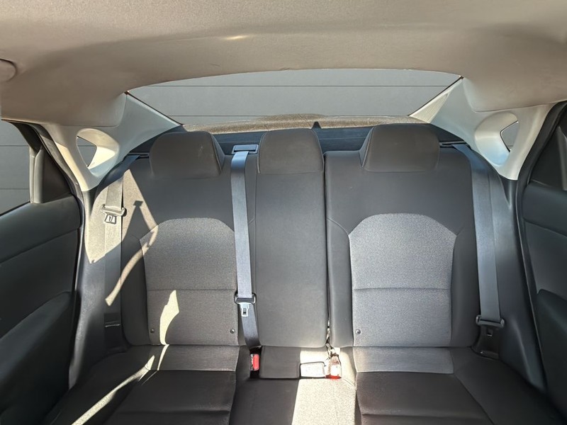 Kia Forte Vehicle Full-screen Gallery Image 23