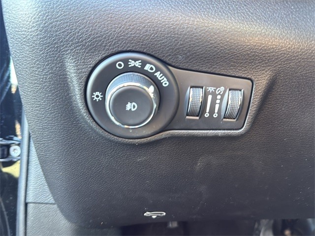 Jeep Compass Vehicle Full-screen Gallery Image 18