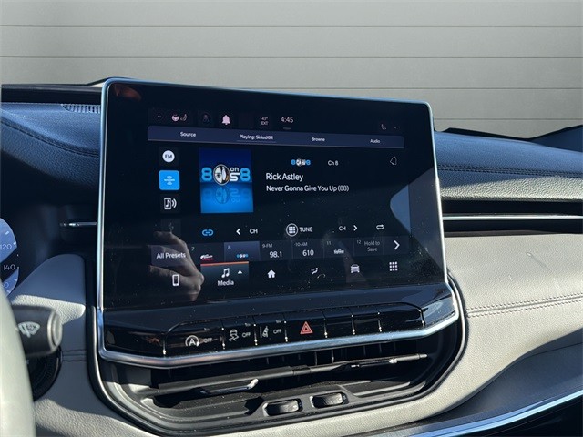 Jeep Compass Vehicle Full-screen Gallery Image 22