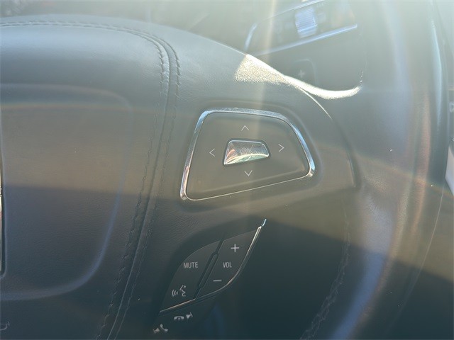 Lincoln MKZ Vehicle Full-screen Gallery Image 10