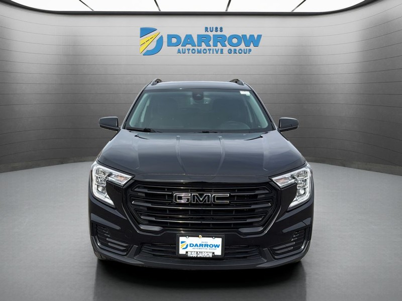 GMC Terrain Vehicle Full-screen Gallery Image 8