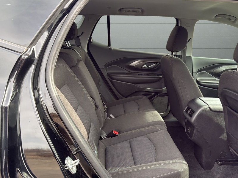 GMC Terrain Vehicle Full-screen Gallery Image 14