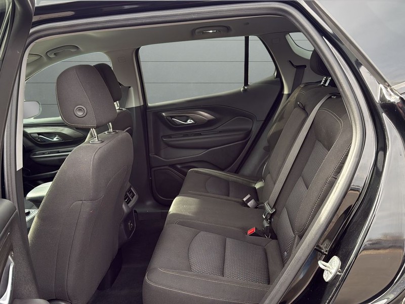 GMC Terrain Vehicle Full-screen Gallery Image 16