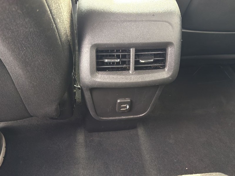 GMC Terrain Vehicle Full-screen Gallery Image 17