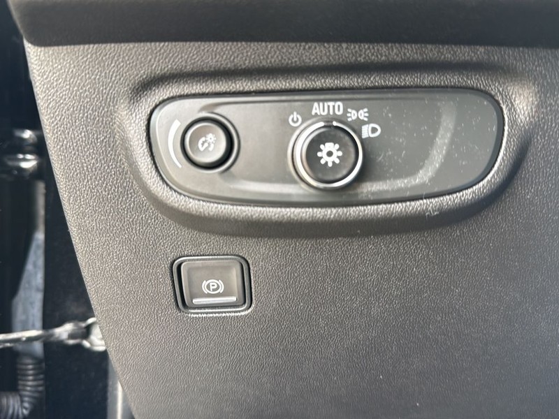 GMC Terrain Vehicle Full-screen Gallery Image 18