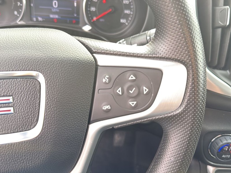 GMC Terrain Vehicle Full-screen Gallery Image 19