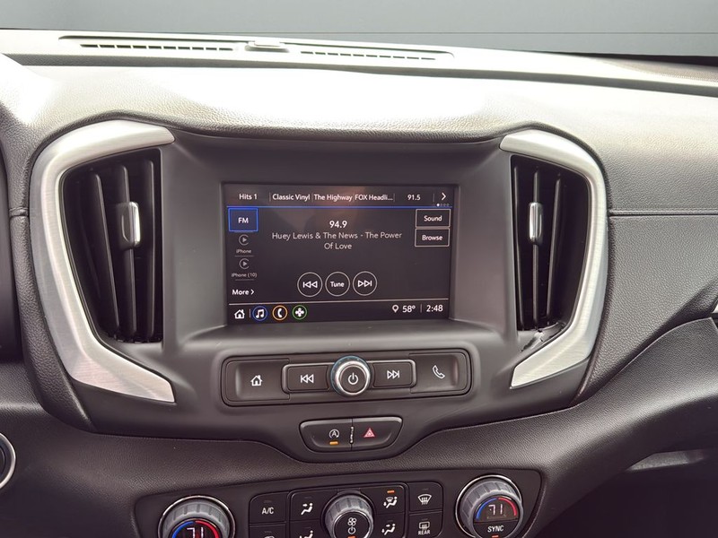 GMC Terrain Vehicle Full-screen Gallery Image 21