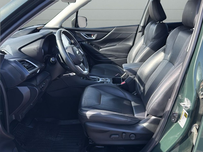 Subaru Forester Vehicle Full-screen Gallery Image 10