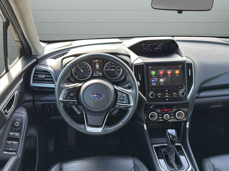 Subaru Forester Vehicle Full-screen Gallery Image 12