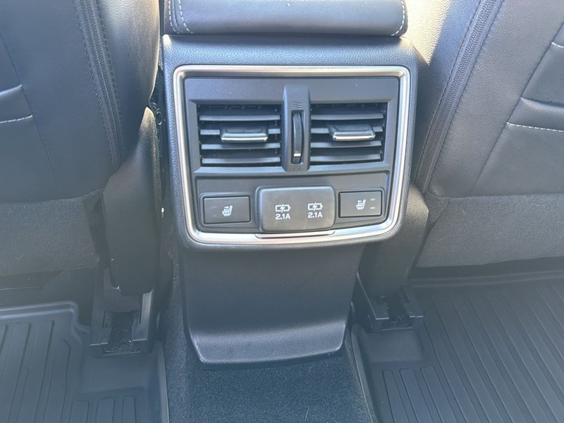 Subaru Forester Vehicle Full-screen Gallery Image 18