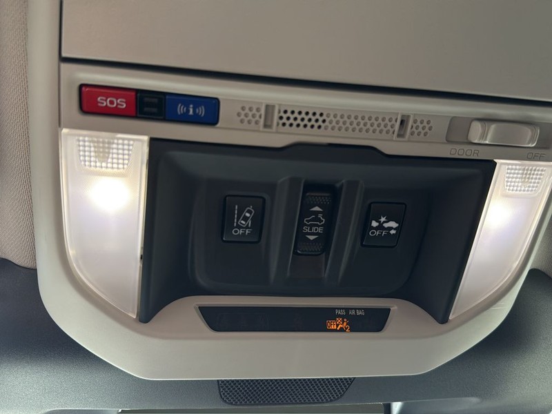 Subaru Forester Vehicle Full-screen Gallery Image 25