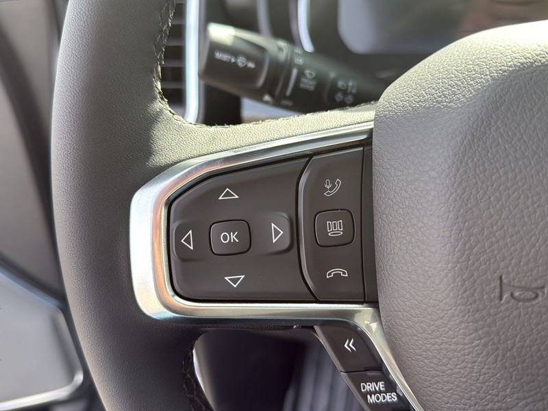 Ram 1500 Vehicle Full-screen Gallery Image 9