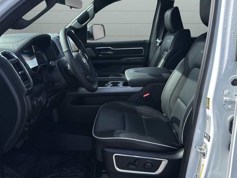 Ram 1500 Vehicle Full-screen Gallery Image 10