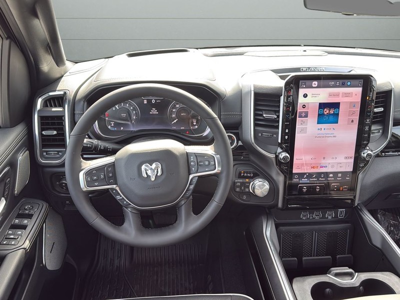 Ram 1500 Vehicle Full-screen Gallery Image 12