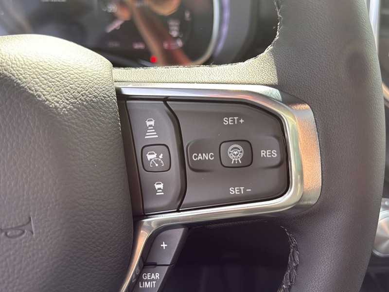 Ram 1500 Vehicle Full-screen Gallery Image 20