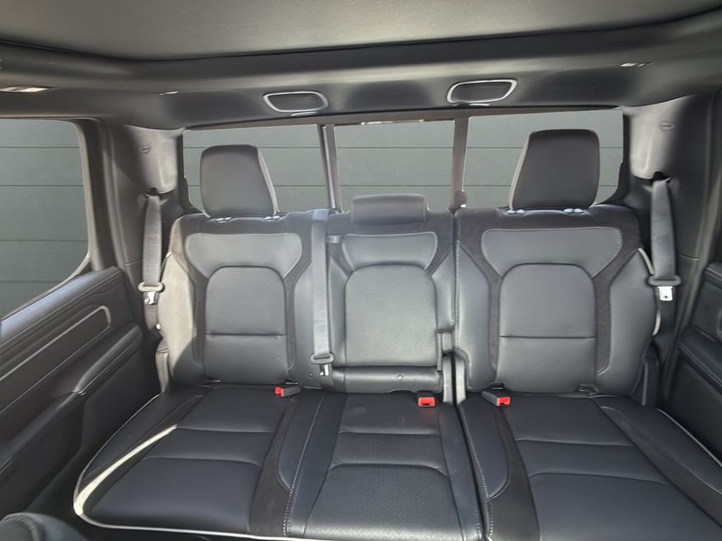 Ram 1500 Vehicle Full-screen Gallery Image 29