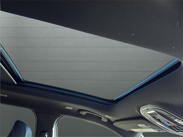 Jeep Grand Cherokee Vehicle Full-screen Gallery Image 16