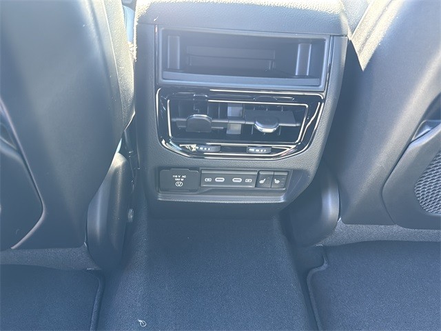 Jeep Grand Cherokee Vehicle Full-screen Gallery Image 18