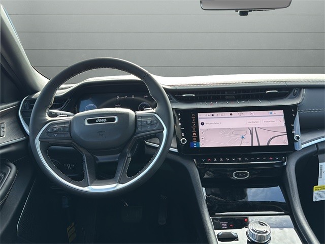 Jeep Grand Cherokee Vehicle Full-screen Gallery Image 12