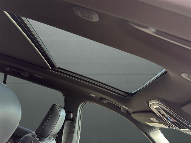 Jeep Grand Cherokee Vehicle Full-screen Gallery Image 16